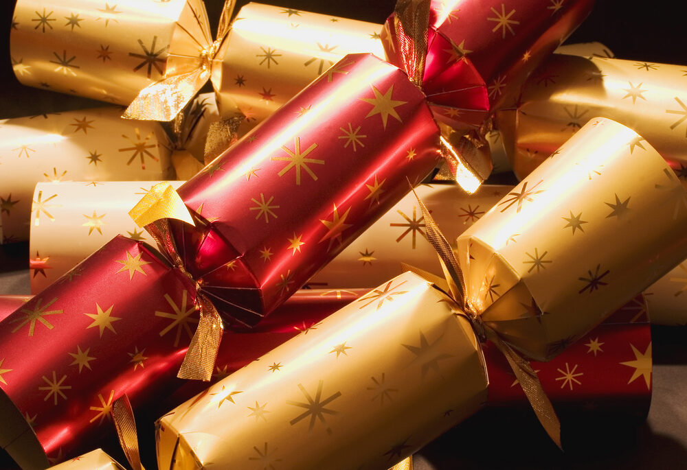 Red and gold Christmas crackers