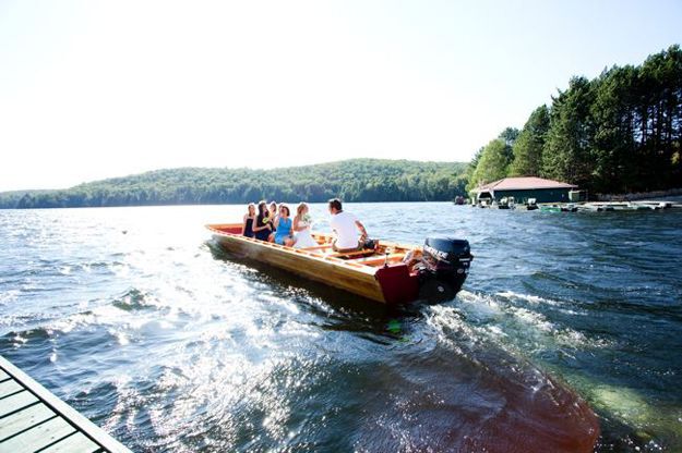 Arriving to the ceremony by boat