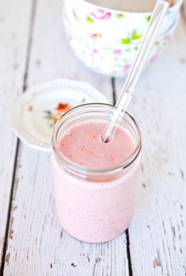 Strawberries and cream smoothie