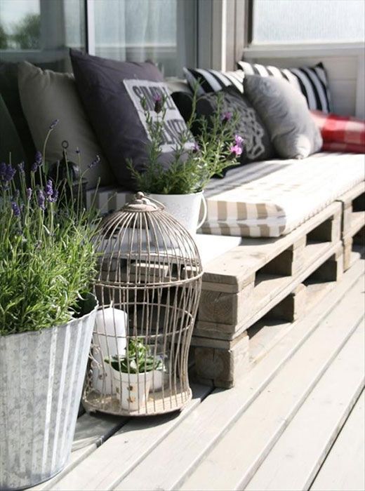 Pallet day bed