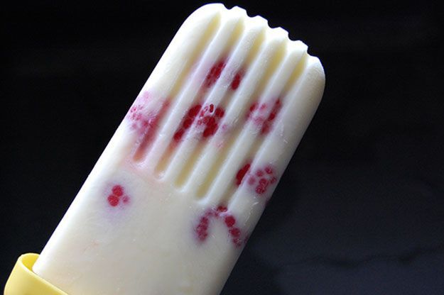 Lemon vodka cream popsicles