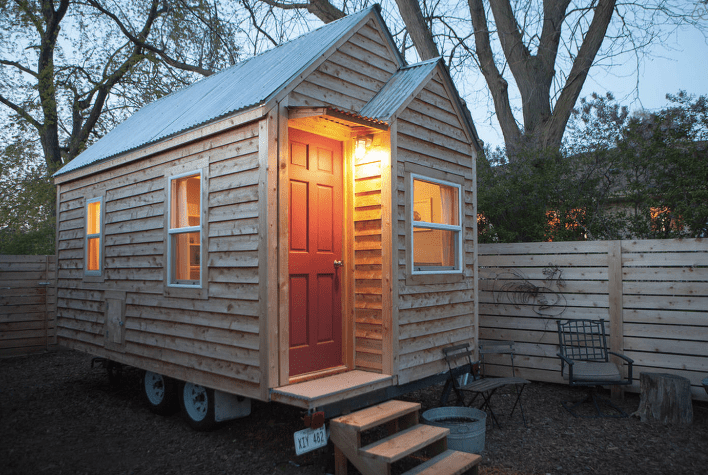 House on wheels in Omaha, Nebraska