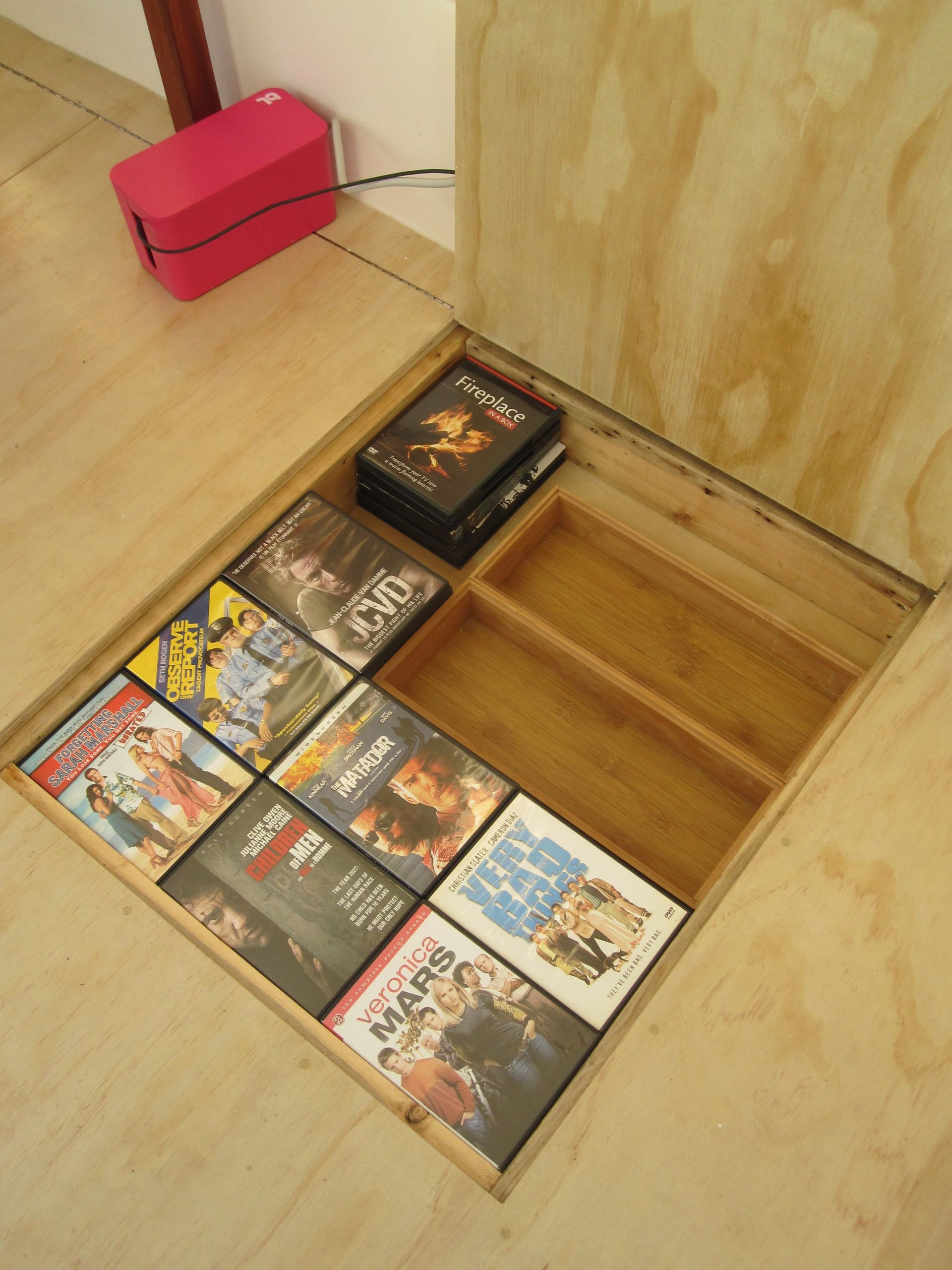 Under-the-floor storage