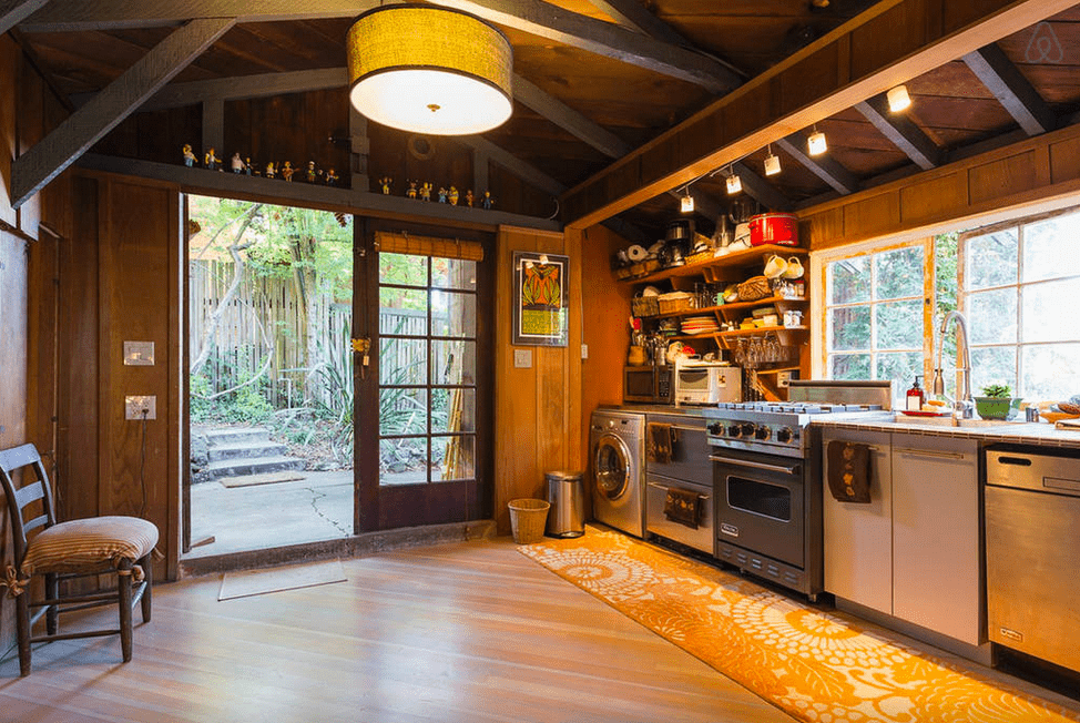 A view of the kitchen.