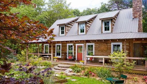 An exterior view of the cabin.