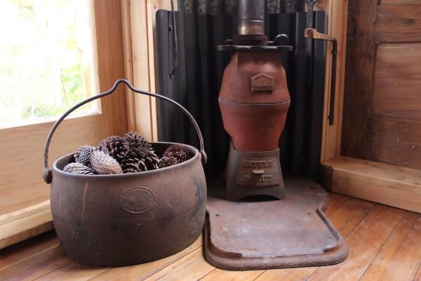 Pot-bellied stove
