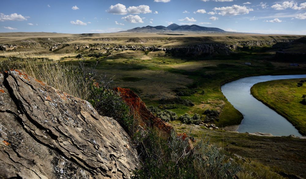 The Milk River running through Writing-on-Stone Provincial Park, Alberta.