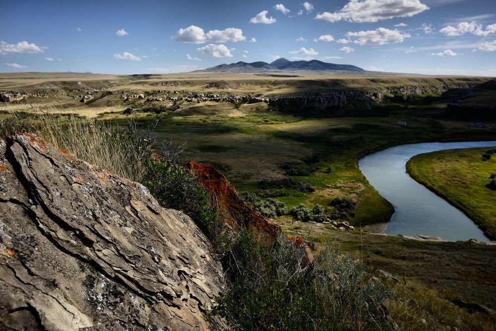 The Milk River running through Writing-on-Stone Provincial Park, Alberta.