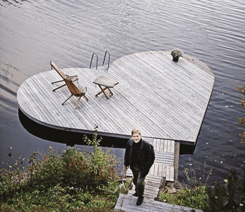 Heart-shaped dock
