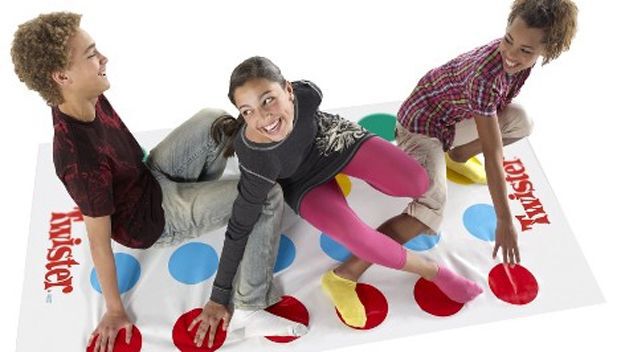 Kids playing Twister