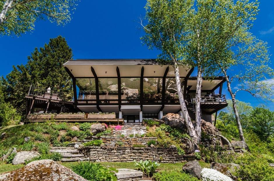 Exterior view of the cabin