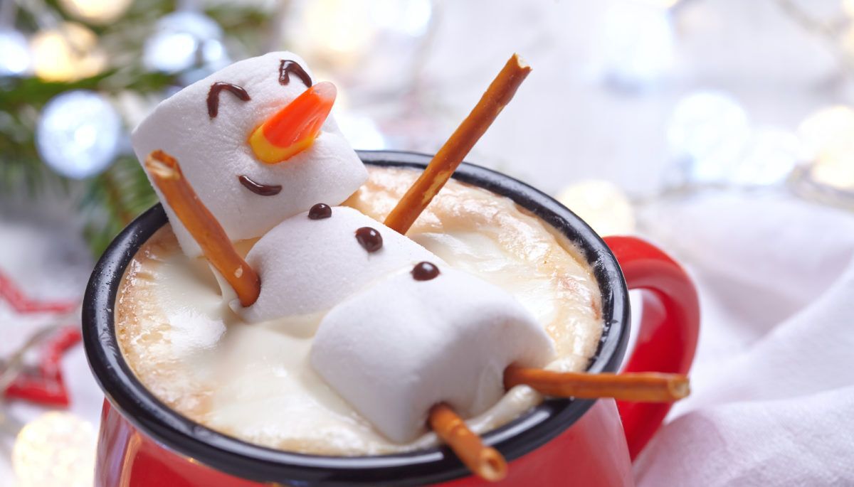 hot-chocolate-red-mug-snowman-marshmallows