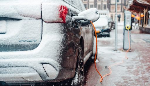electric-car-in-winter