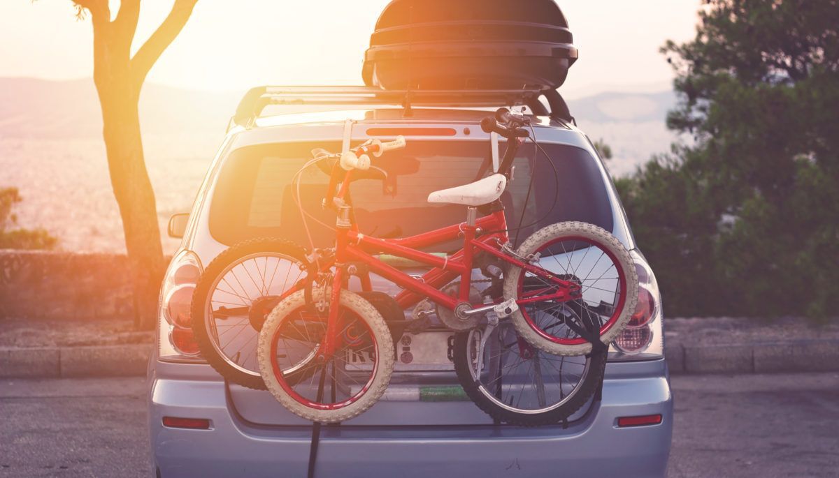 Car-loaded-for-road-trip-with-bikes