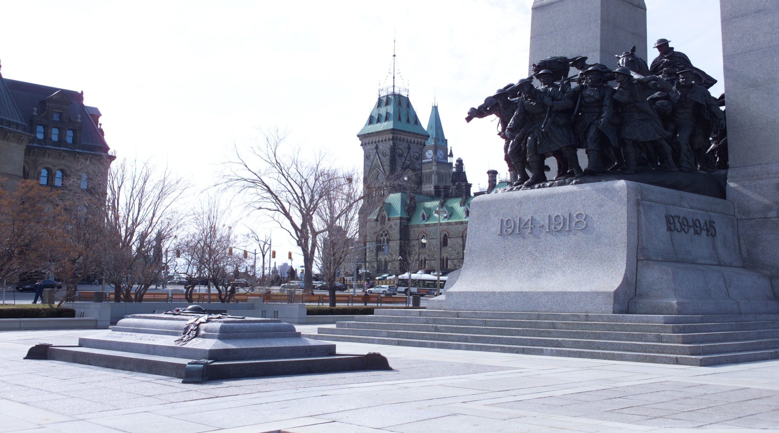 The picture is showing the sepulchre of the Unknown Soldier. The tomb is placed in front (southside) of the National War Memorial, corner of Elgin Street and Wellington Street, in Ottawa