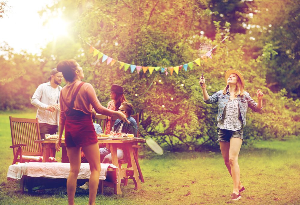 people-dancing-outdoors-summer