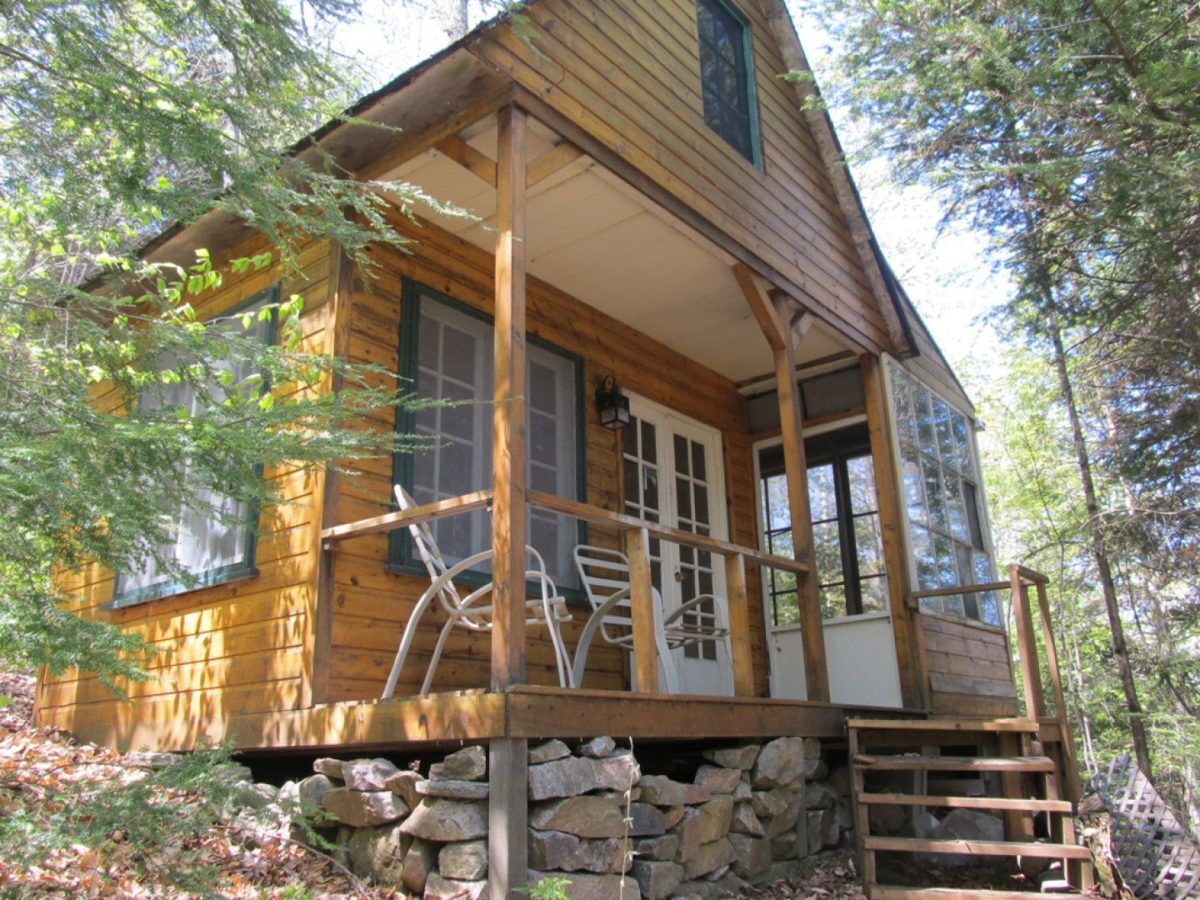 cottage-on-lake-esson-in-haliburton