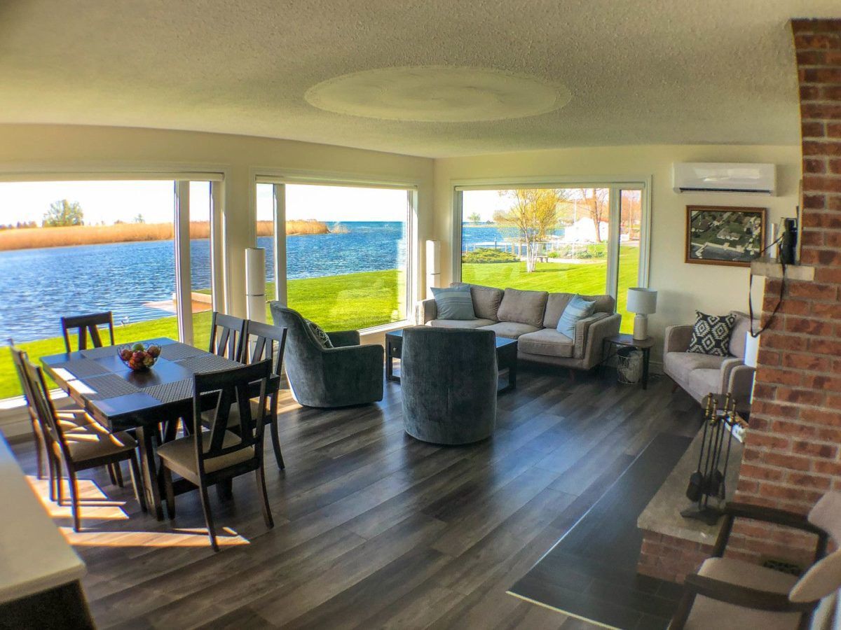 Open concept dining and living room