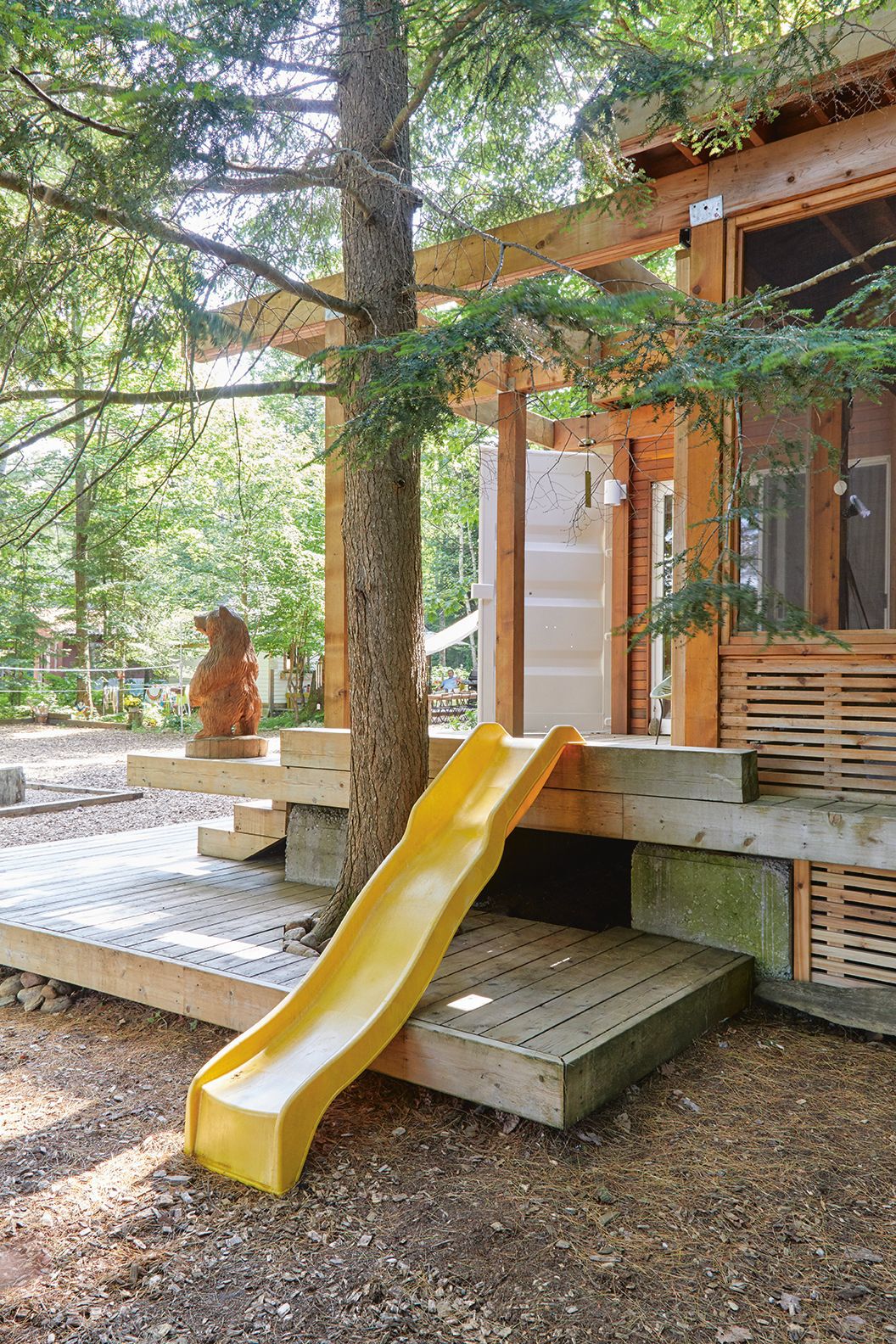 slide-shipping-container-cottage