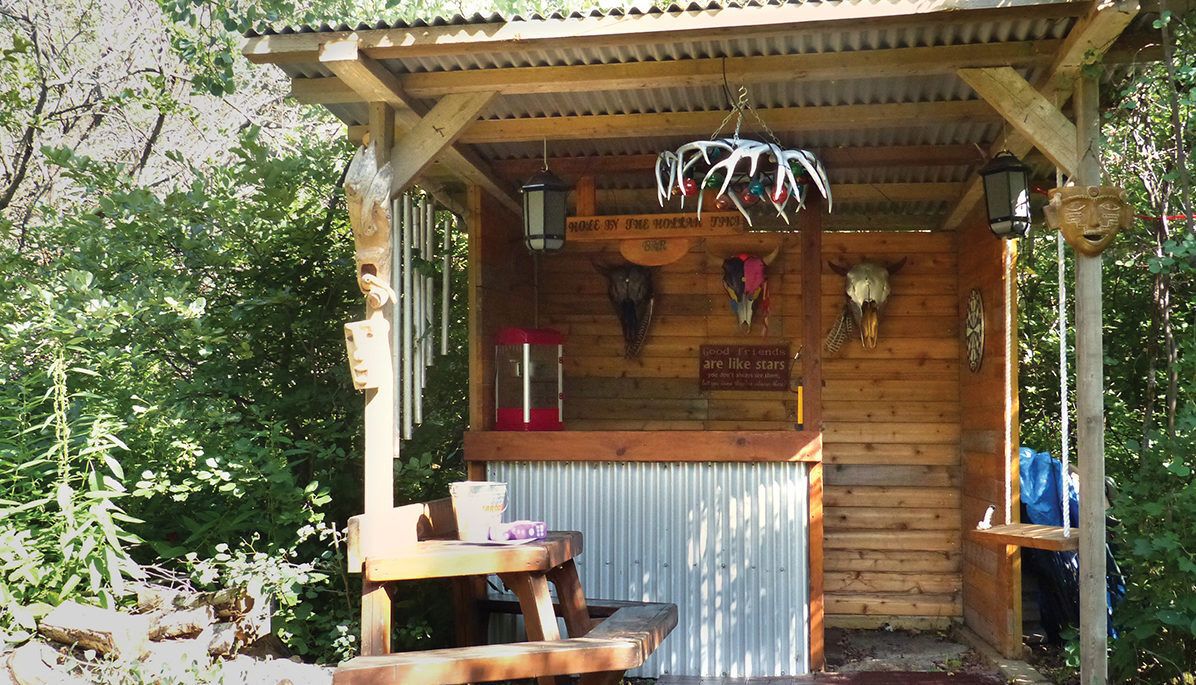 shot of diy alberta tiki shack project