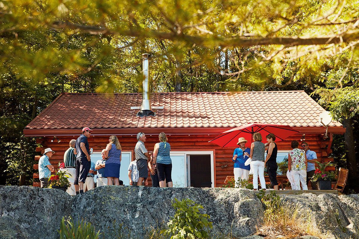 Mystery dinner dock party