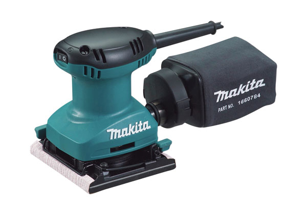 makita quarter sheet finishing sander on a white background, sanders