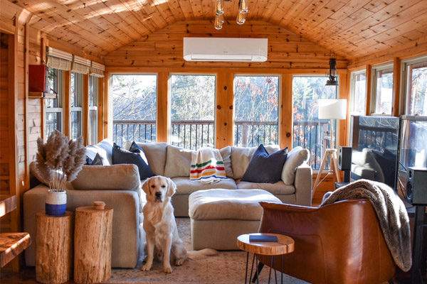 Couch in a cottage at Crystal Lake