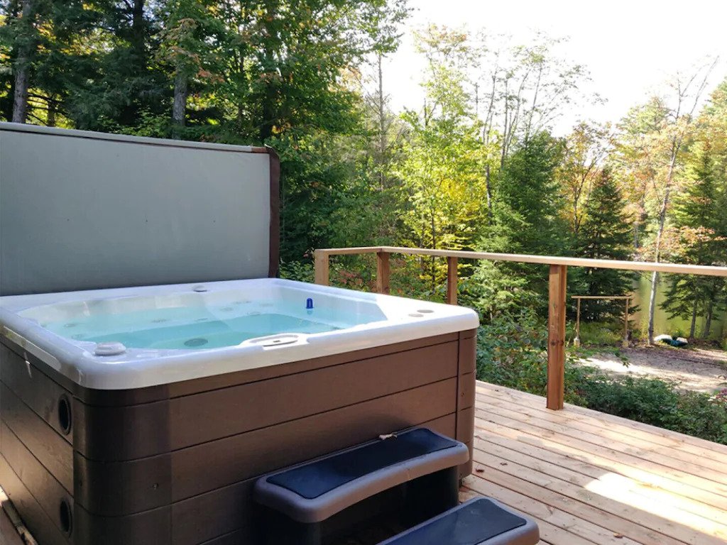 Cottage hot tub