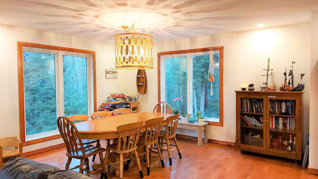 Cottage dining room