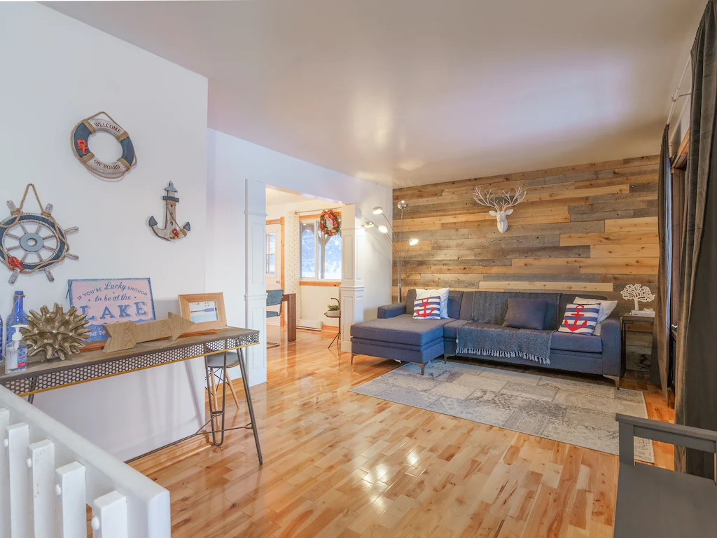 Cottage living room