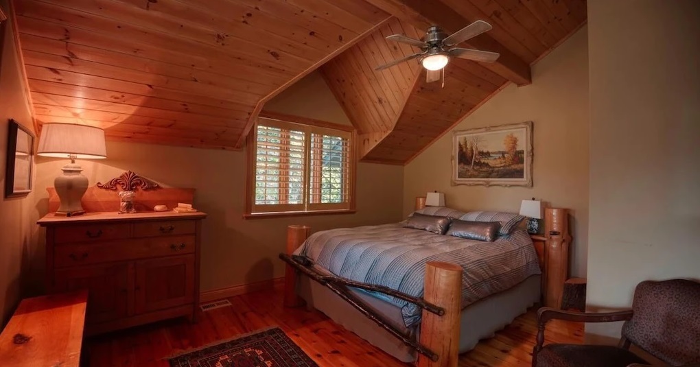 Cottage bedroom