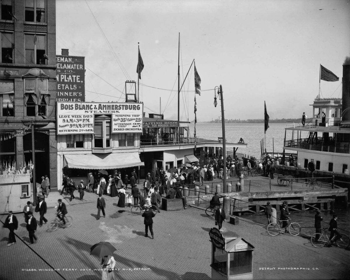 old photo of Boblo Island amusement park and ferry service