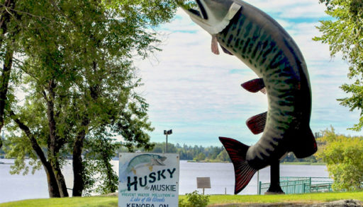 Husky the Muskie statue