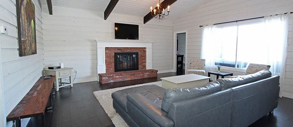 Living room with fireplace