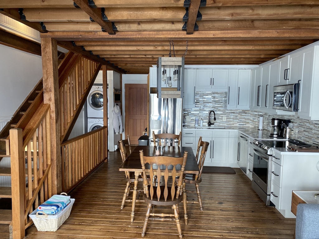 Cottage kitchen