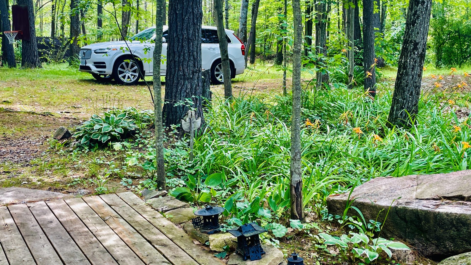 Accessible flat path from driveway to front door.