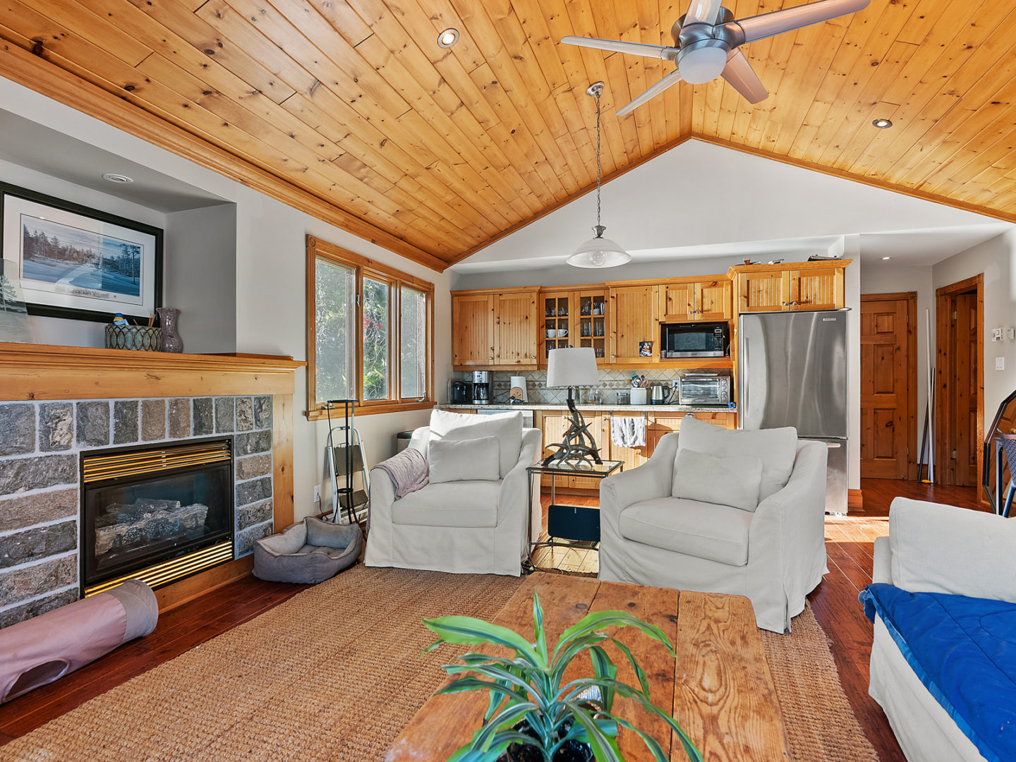 boathouse living space