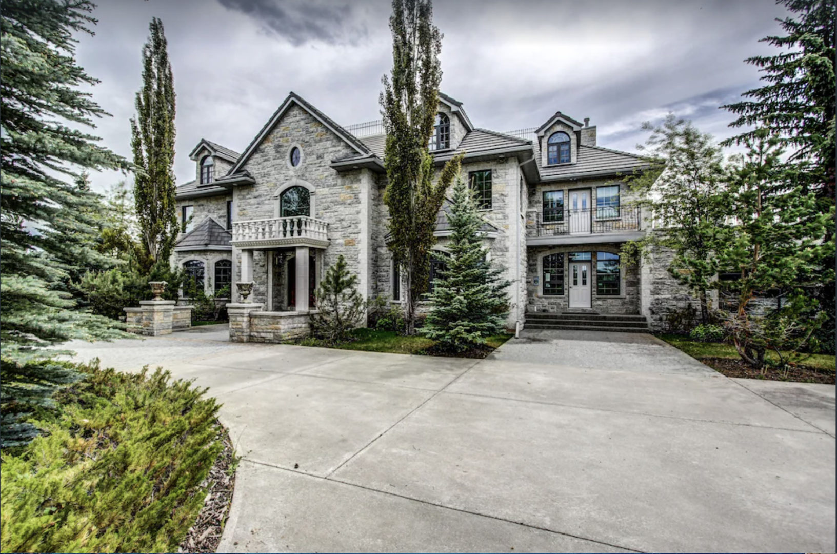 Ghost Lake Alberta Castle