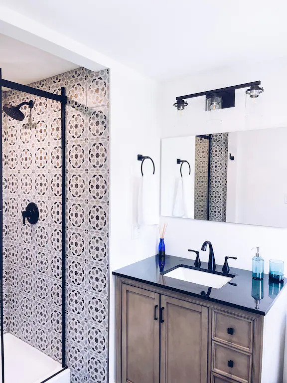 Kootenay Lake Cottage