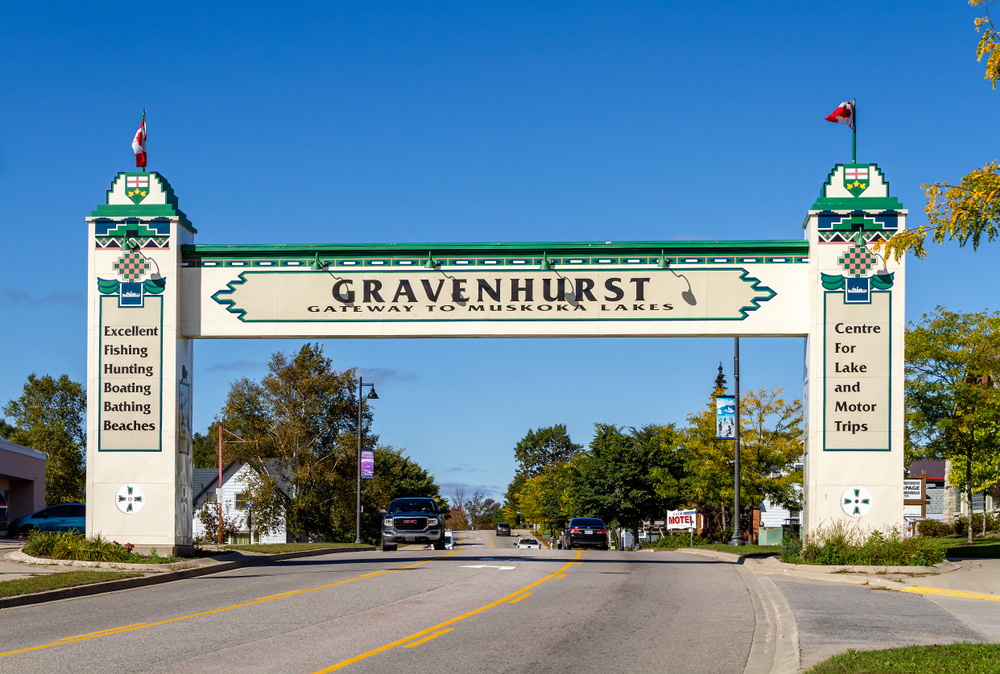 welcome sign for Gravenhurst over road
