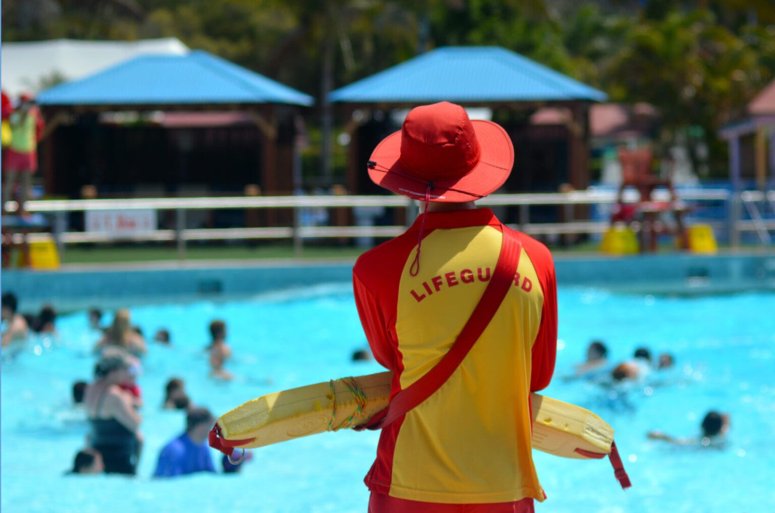 Ontario lowers lifeguarding age requirement to 15 - Cottage Life