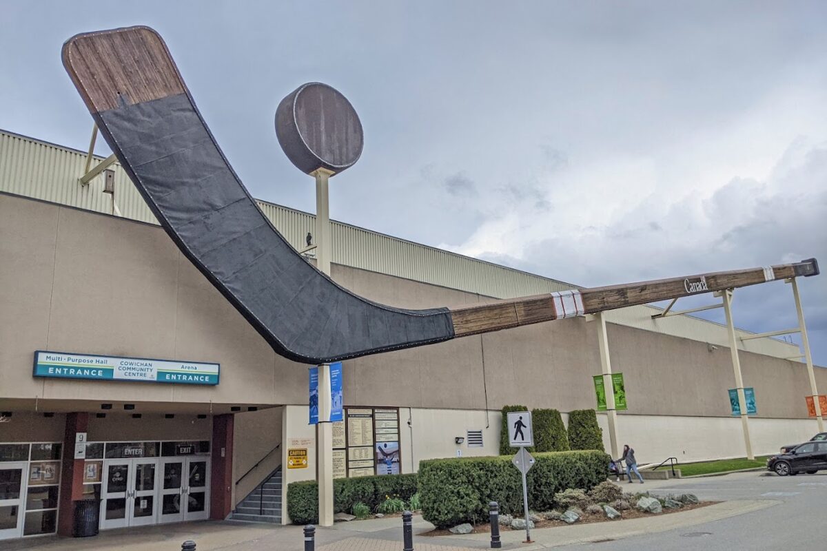 The World's Largest Hockey Stick and Puck