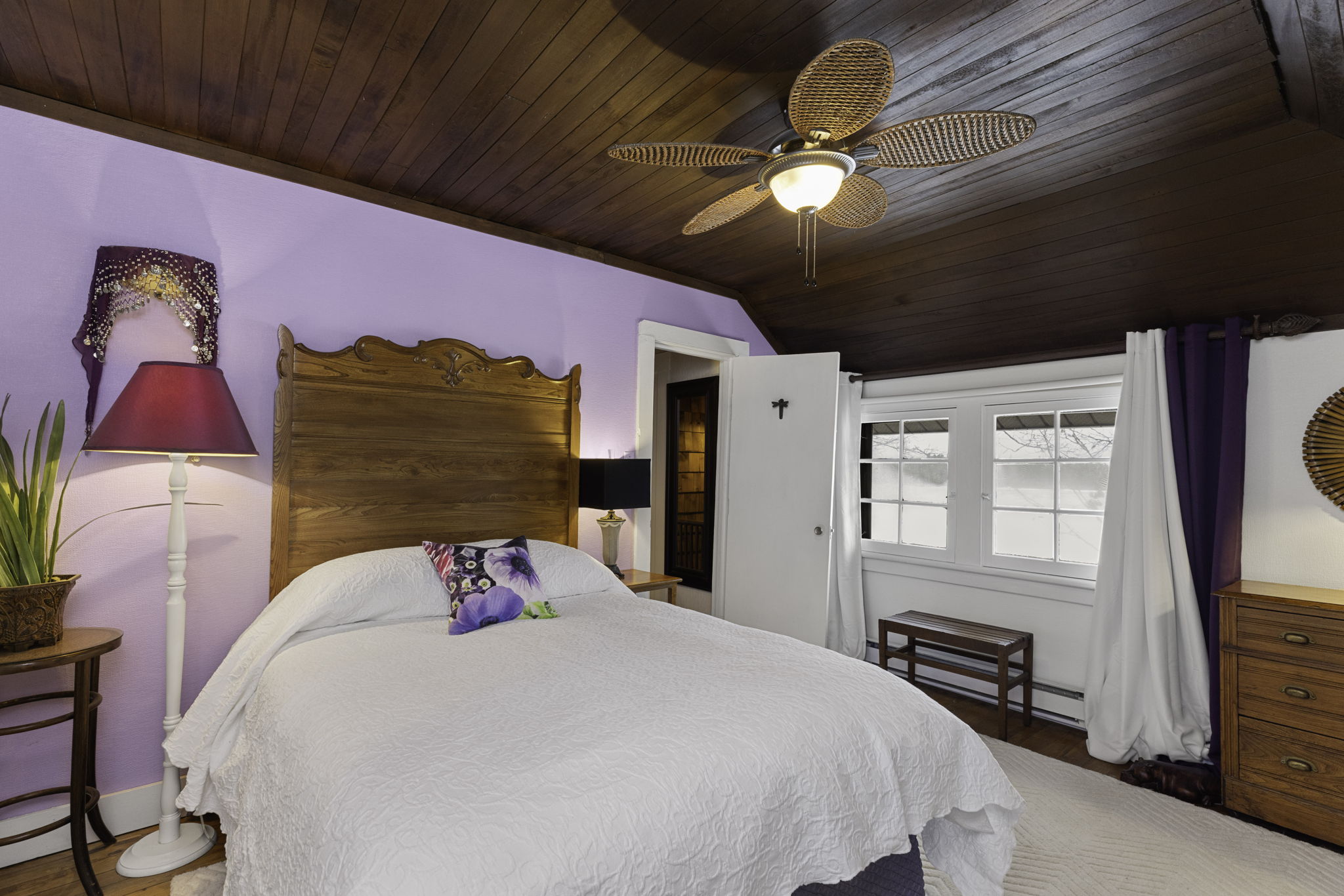 Bedroom featuring twin beds and cozy cottage décor