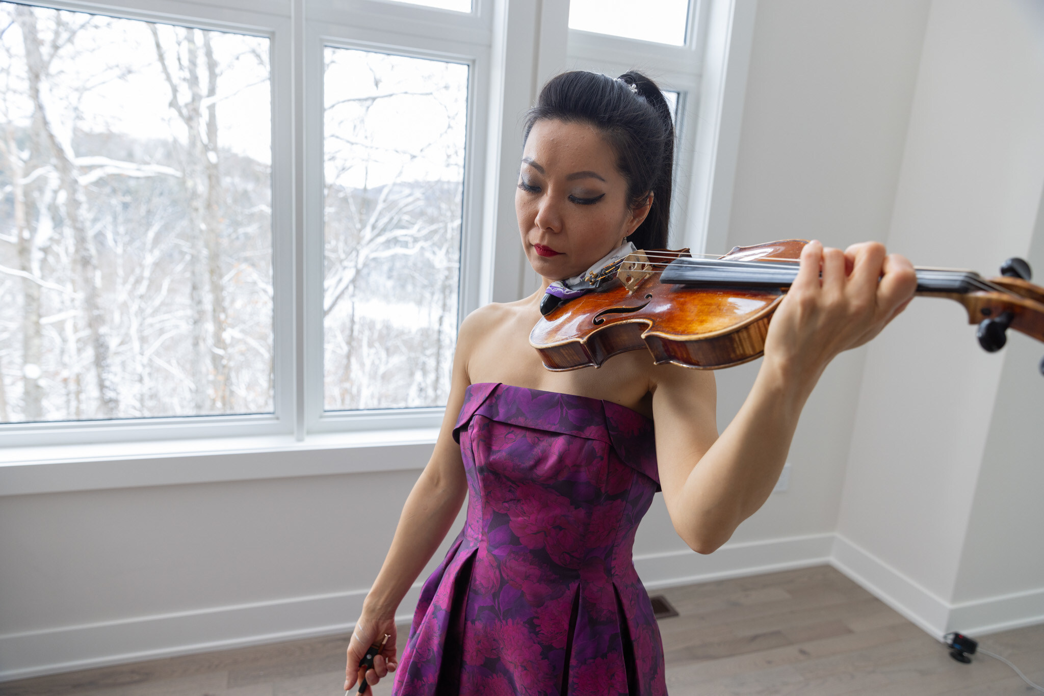 Canadian violinist records Paganini's caprices at her family