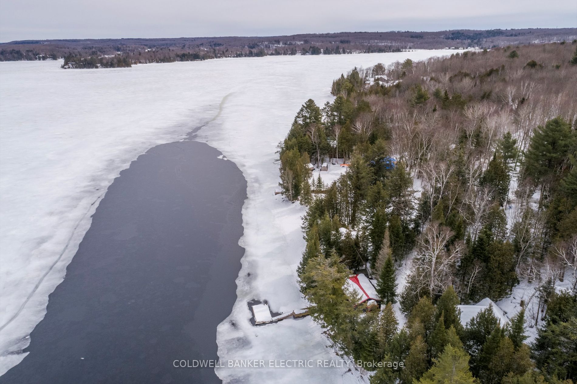 Aerial photo showing icy Horseshoe Lake