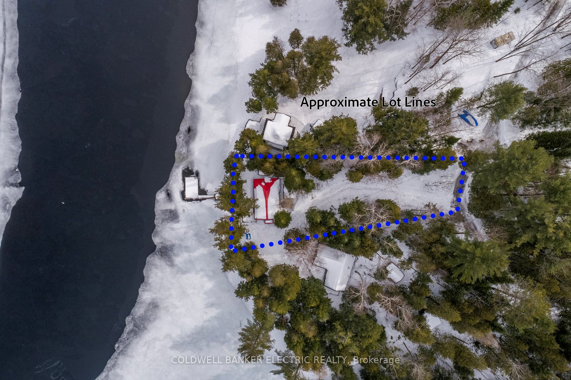 Drone view of the cottage and shoreline access