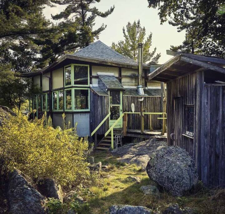 The exterior of Annie Grotrian's Georgian Bay cottage