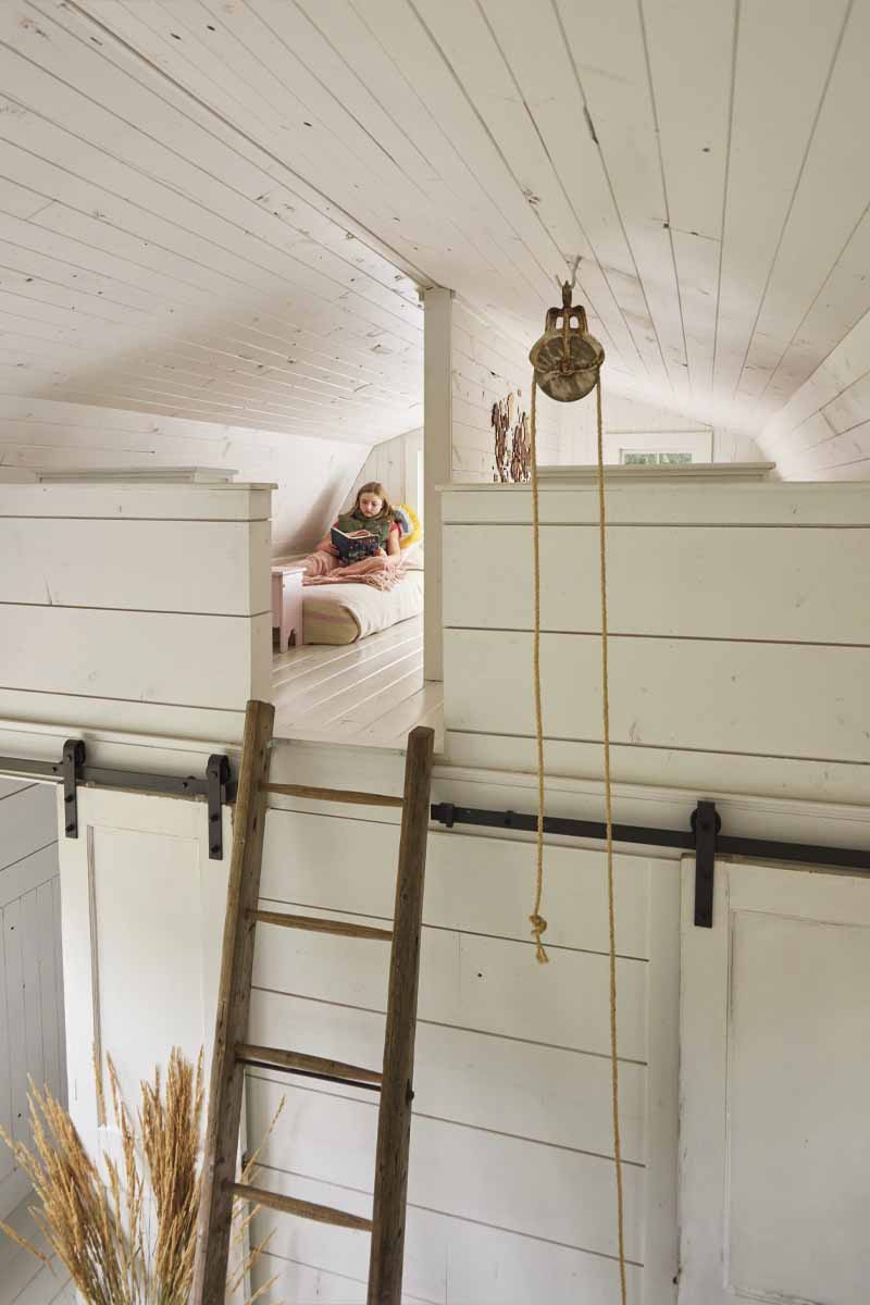 The sleeping loft in the shed