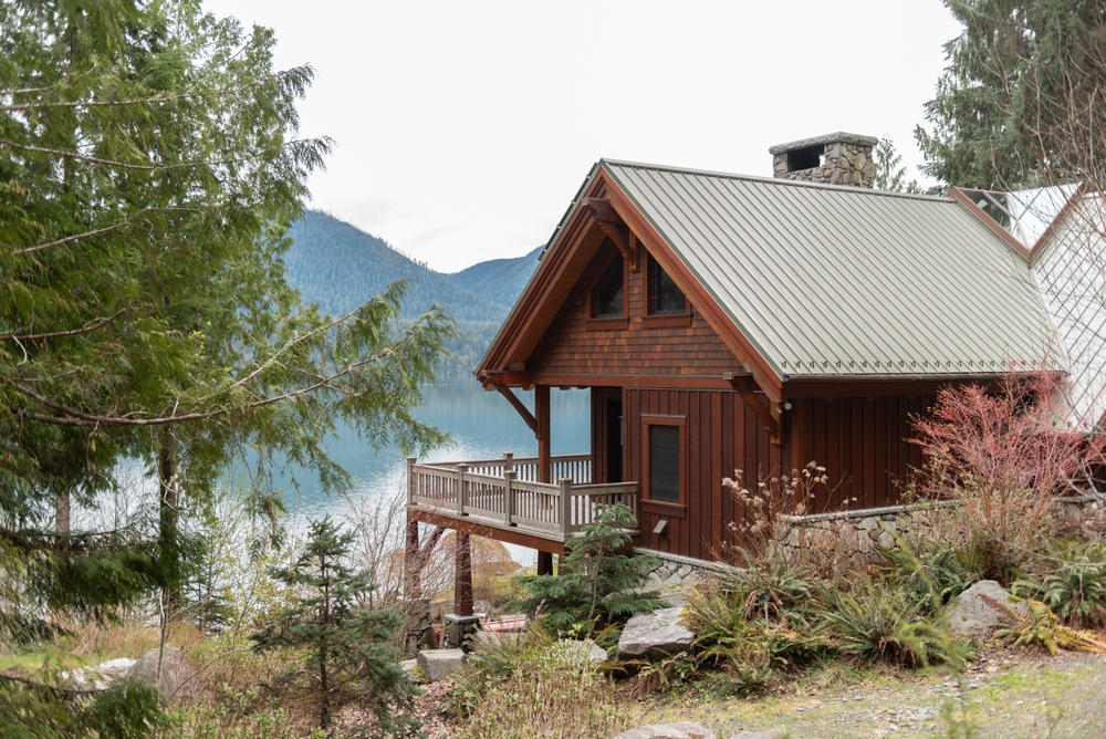 A small cabin by a lake